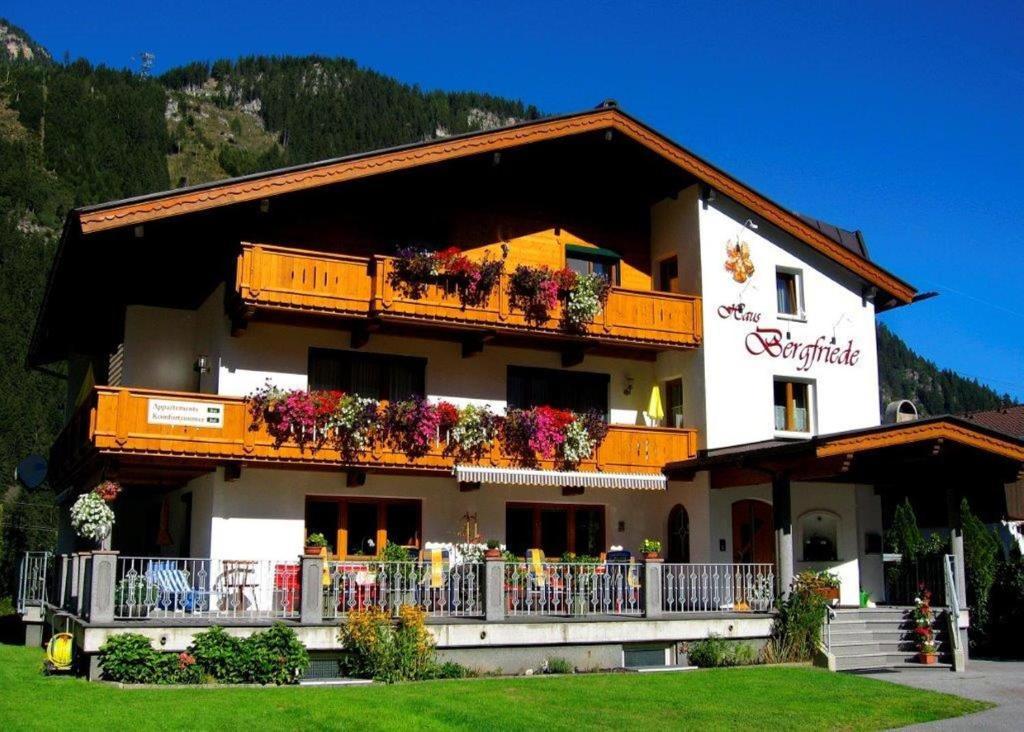 Hotel Haus Bergfriede Mayrhofen Exterior foto